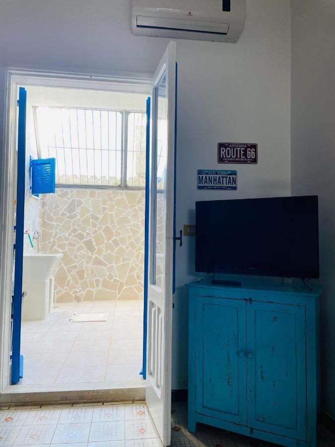 Lovely 2 Bedroom Rental Unit,Patio And Close Beach San Pietro in Bevagna Dış mekan fotoğraf